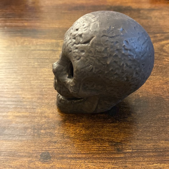 Ceramic Flame Skull - Picture 4 of 6